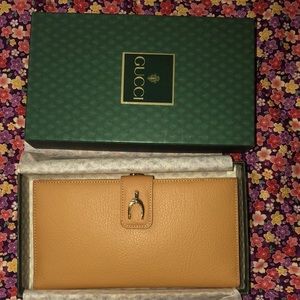 Vintage Gucci Tan/Camel Leather Continental Wallet with Horse-bit Accent